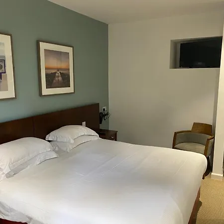 The Lodge At Meyrick Park-3